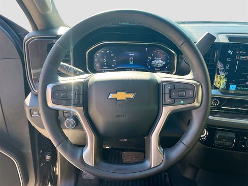 Used 2025 Chevrolet Silverado 1500 LT image 11