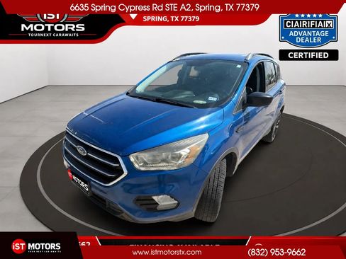 Used 2017 Ford Escape SE w/ Equipment Group 201A FWD image 1