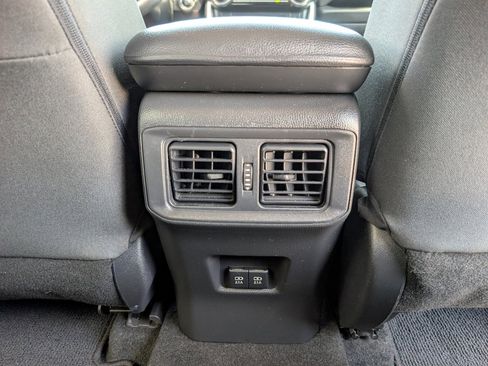 Used 2020 Toyota RAV4 XLE w/ Convenience Package FWD image 7