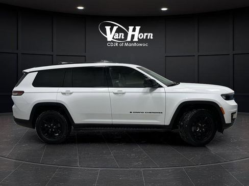 Used 2024 Jeep Grand Cherokee L Altitude image 2