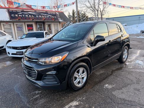 Used 2021 Chevrolet Trax LS w/ Tint and Cruise Package image 2