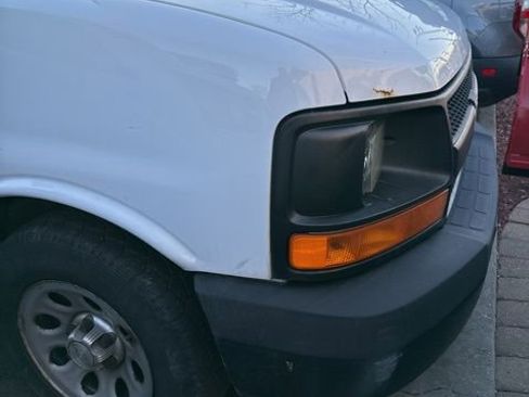 Used 2014 Chevrolet Express 1500 image 3