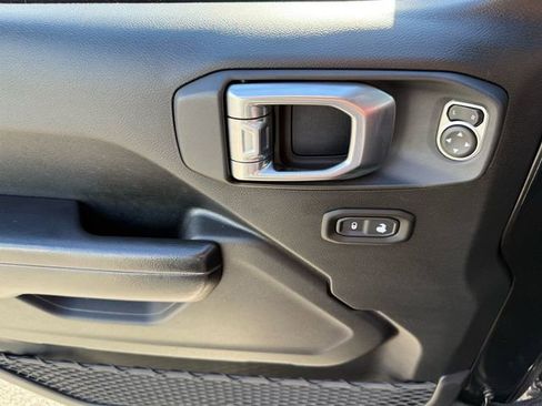 Used 2020 Jeep Wrangler Unlimited Willys image 33