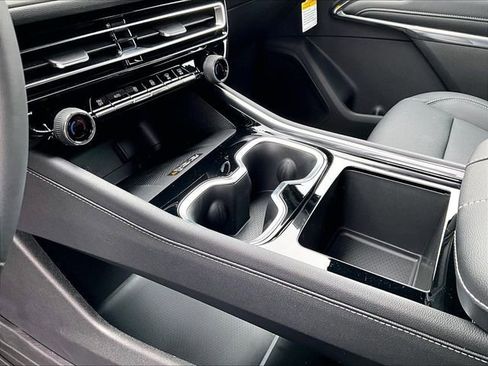 New 2026 Chevrolet Traverse LT image 13