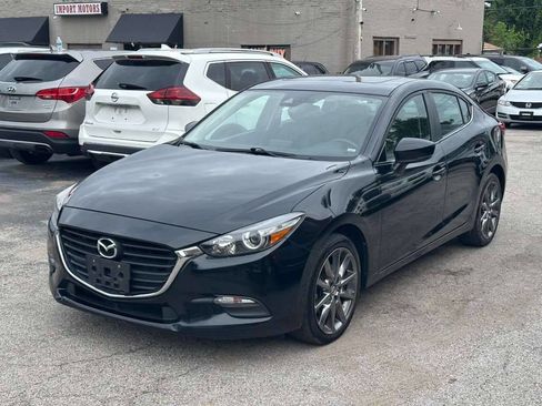Used 2018 MAZDA MAZDA3 Touring FWD image 3