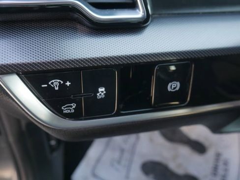 Used 2025 Kia Sportage SX image 22
