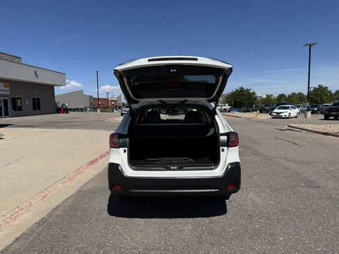 Used 2024 Subaru Outback Premium AWD/4WD image 10