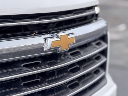 Used 2025 Chevrolet Traverse LT w/ Driver Confidence Package image 30