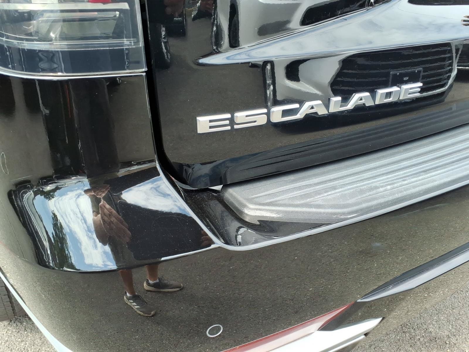 Certified 2023 Cadillac Escalade Premium Luxury w/ LPO, Floor Liner Package AWD/4WD image 10