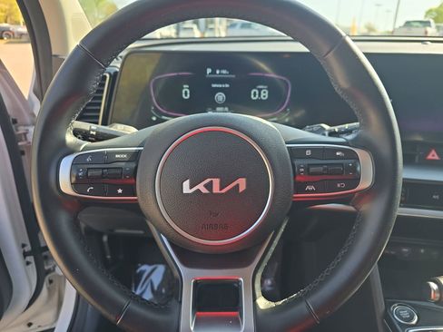 Used 2024 Kia Sportage EX image 17