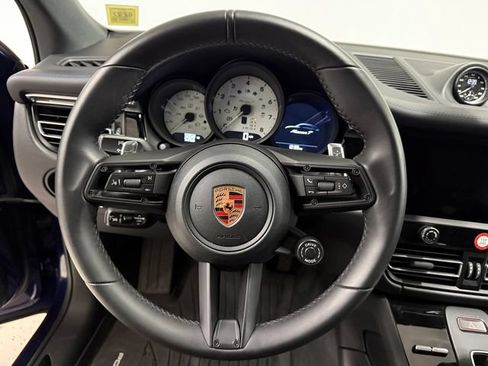 Certified 2026 Porsche Macan AWD/4WD image 19