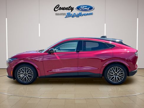 Certified 2025 Ford Mustang Mach-E Premium AWD/4WD image 3