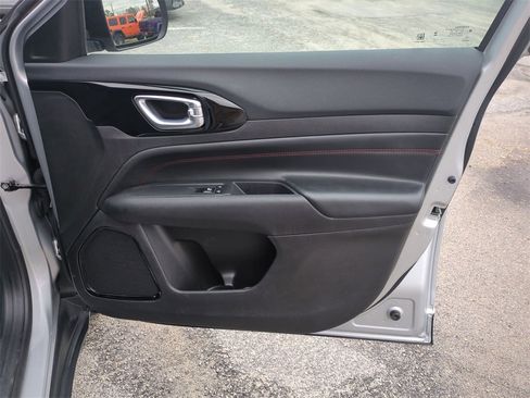 Used 2025 Jeep Compass Trailhawk w/ Trailhawk Elite Group image 31