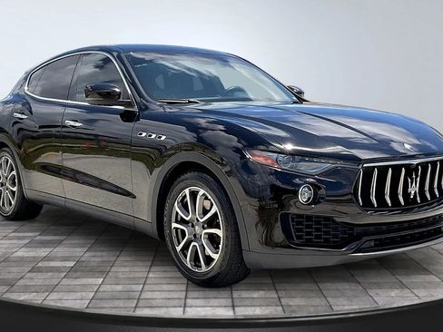 Used 2018 Maserati Levante AWD/4WD image 3