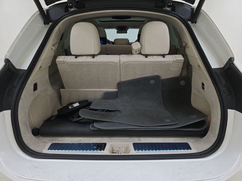 Used 2023 Mercedes-Benz EQS 580 4MATIC SUV w/ Pinnacle Trim Package image 17