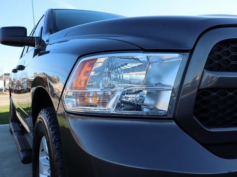 Used 2017 RAM 1500 Express image 3