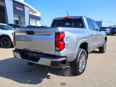 Used 2024 Chevrolet Colorado LT RWD image 3