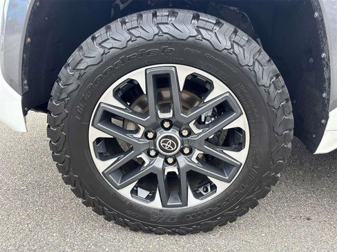 Used 2023 Toyota Tundra Limited w/ Power Package image 7