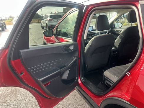 Used 2022 Ford Escape SE w/ SE Sport Appearance Package AWD/4WD image 32