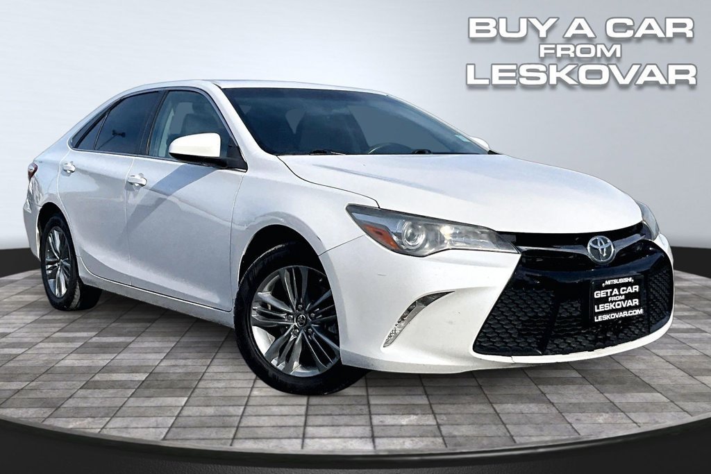 Used 2017 Toyota Camry SE FWD image 1