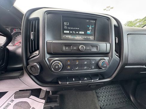 Used 2018 Chevrolet Silverado 1500 Custom w/ Custom Value Package AWD/4WD image 12