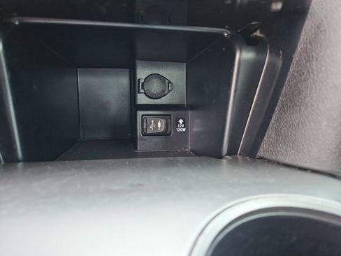 Used 2014 Toyota Camry SE FWD image 29