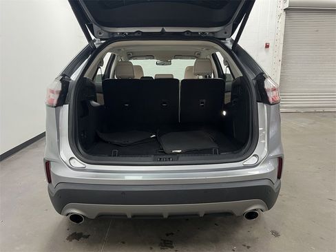 Used 2022 Ford Edge Titanium image 15