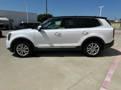 Used 2021 Kia Telluride LX FWD image 4