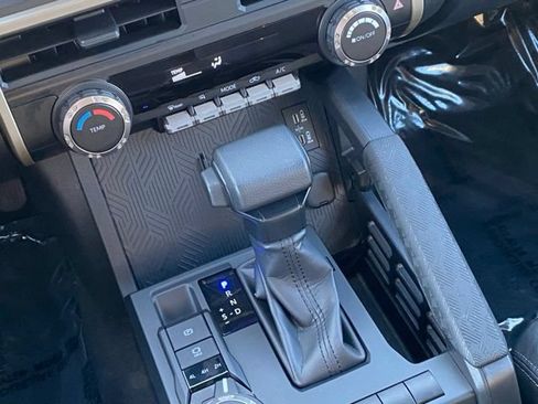 Certified 2025 Toyota Tacoma SR w/ SR Upgrade Package AWD/4WD image 17