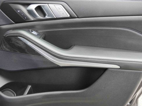Certified 2022 BMW X7 xDrive40i w/ Premium Package image 31