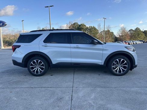 New 2026 Ford Explorer ST-Line image 8