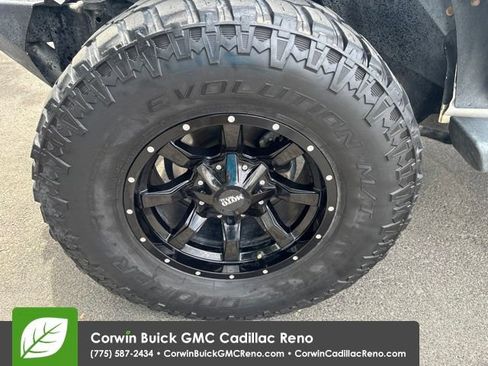 Used 2016 Jeep Wrangler Unlimited Sahara w/ Connectivity Group AWD/4WD image 36