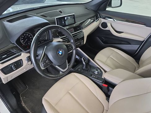 Used 2022 BMW X1 sDrive28i w/ Premium Package FWD image 4