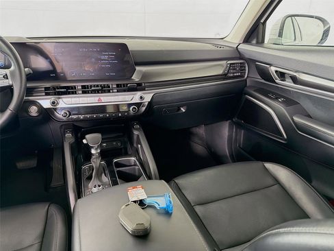 Used 2025 Kia Telluride S image 25