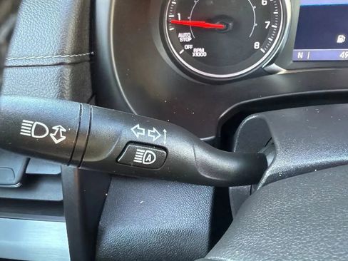 Used 2024 GMC Terrain SLT image 14