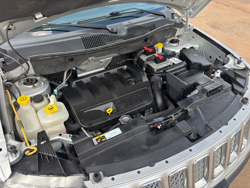 Used 2014 Jeep Compass Latitude image 21