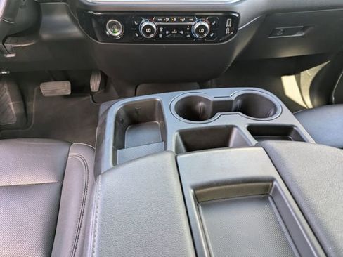 Used 2024 GMC Sierra 1500 SLT image 18