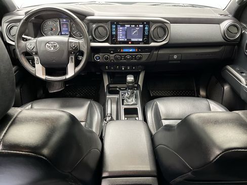 Used 2019 Toyota Tacoma TRD Off-Road image 4