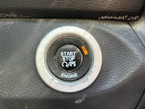 Used 2015 RAM 2500 Laramie AWD/4WD image 28