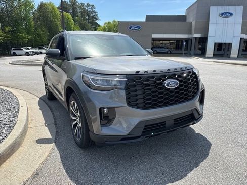 New 2026 Ford Explorer ST-Line image 3
