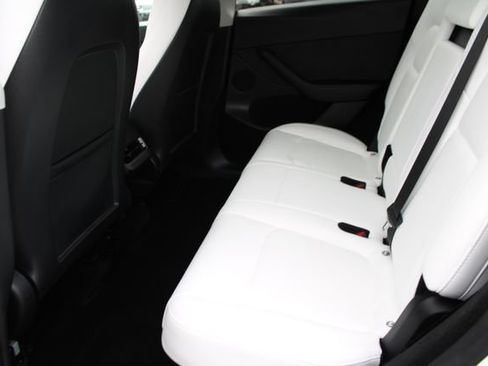 Used 2023 Tesla Model Y Performance AWD/4WD image 29