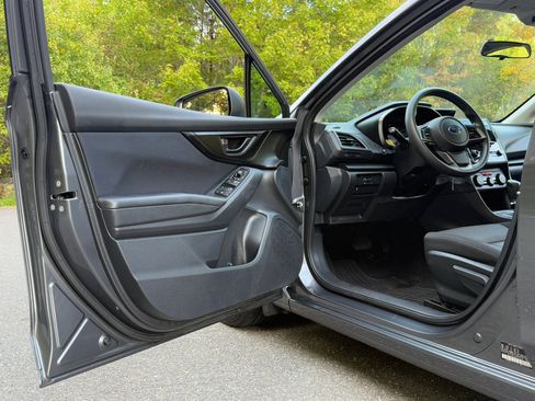 Used 2018 Subaru Impreza 2.0i Premium image 11