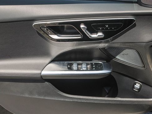 Used 2025 Mercedes-Benz C 300 Sedan image 21