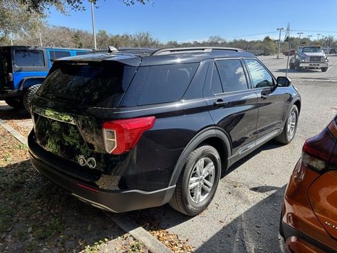 Used 2024 Ford Explorer XLT w/ Equipment Group 202A image 3