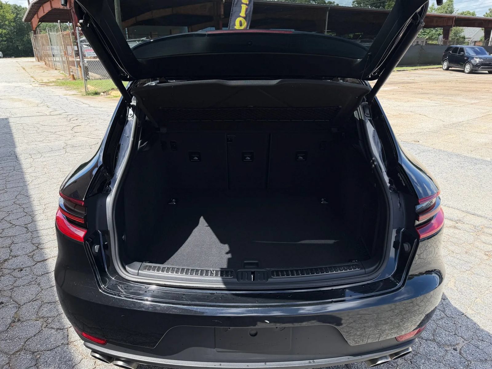 Used 2016 Porsche Macan S AWD/4WD image 8