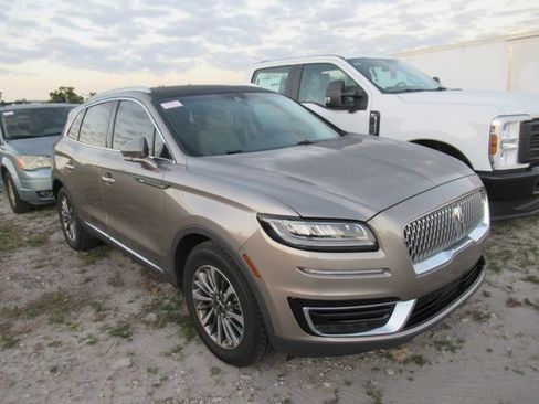 Used 2020 Lincoln Nautilus Reserve image 1