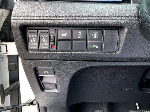 Used 2023 Honda Odyssey Elite image 34