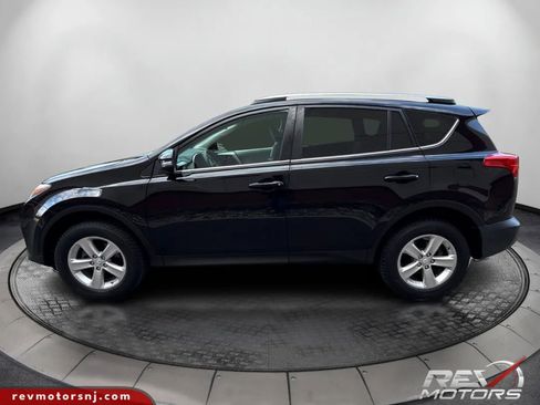 Used 2013 Toyota RAV4 XLE AWD/4WD image 2