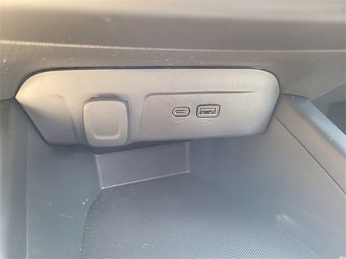 Certified 2025 Chevrolet Trax LS image 19