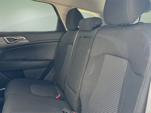 Used 2023 Kia Sportage LX image 12
